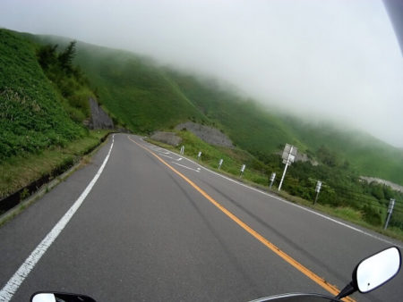 13.霧がかかった山岳エリアの写真(２)