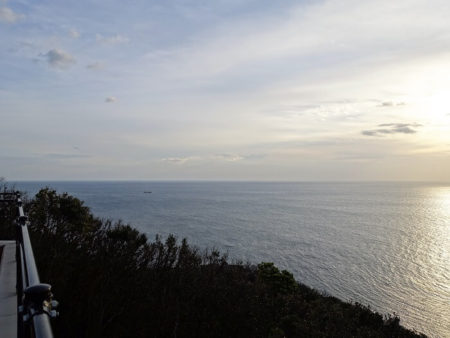 灯台から見える海の景色の写真