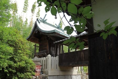 鹿島明神社本殿の写真