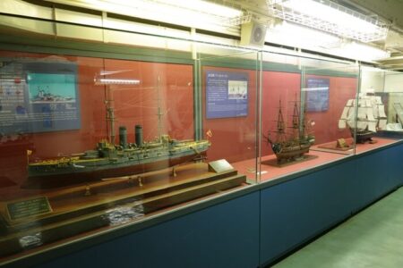 世界三大記念艦に定められている戦艦の模型の写真