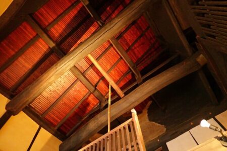 五條新町通り建屋内屋根の写真
