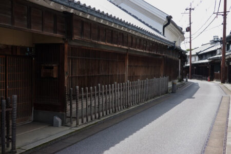 五條新町通りの古民家の写真