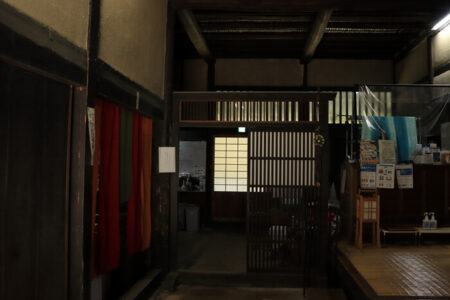旧皇居跡の土間の写真