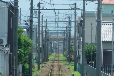 JR阪和線の高架の写真