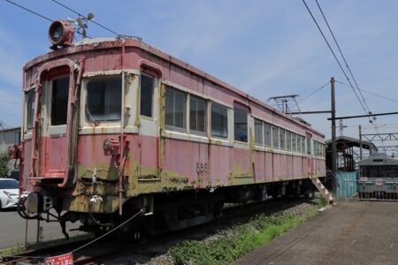 501形車両をホームから見た写真